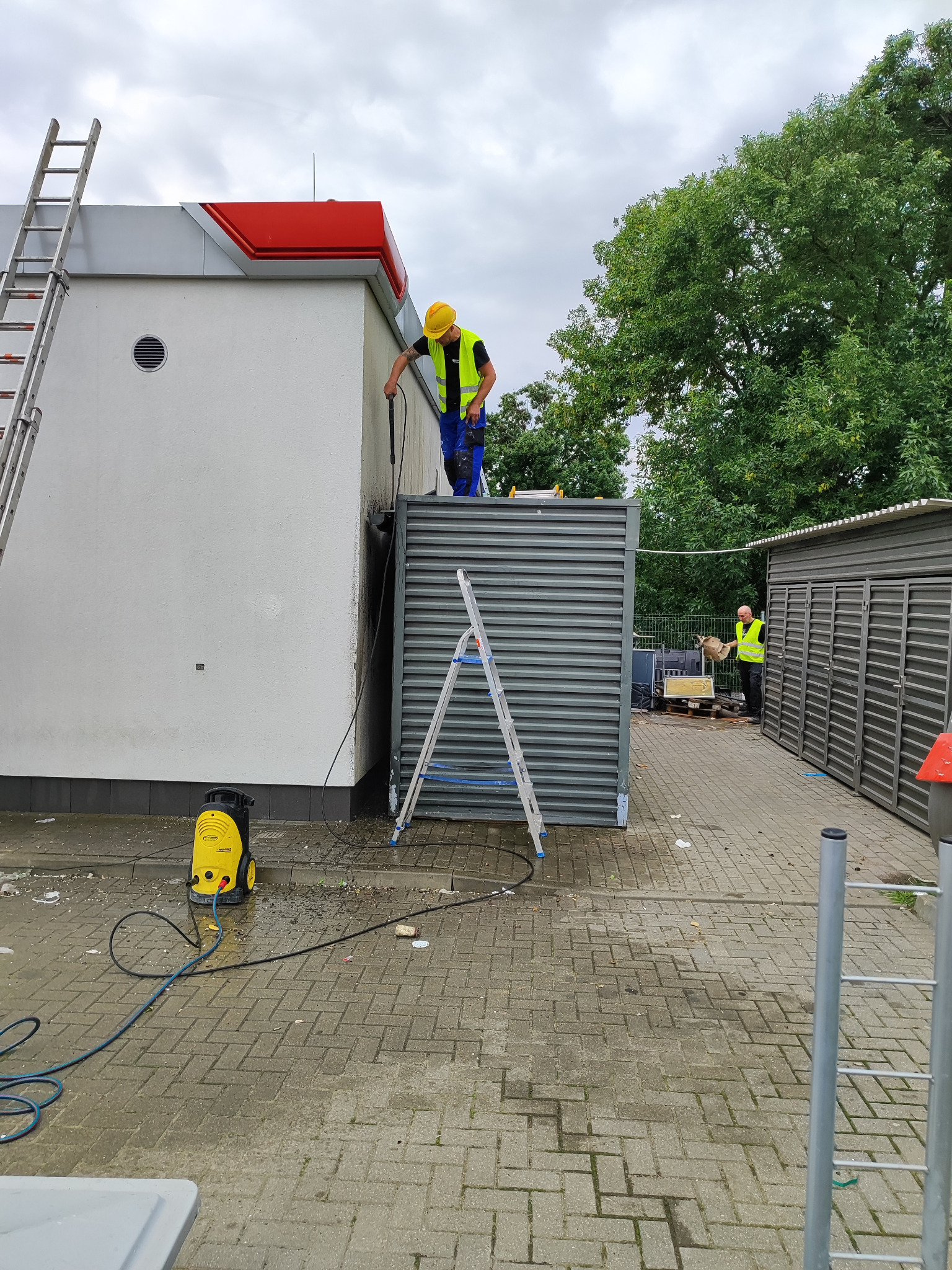 Mycie elewacji ORLEN