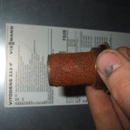 Viessmann Vitodens 222F, naprawa, czyszczenie filtra na powrocie z układu ogrzewania