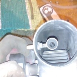 Czyszczenie zwężki Venturii podczas serwisu kotła Viessmann Vitopend 100 - Wrocław