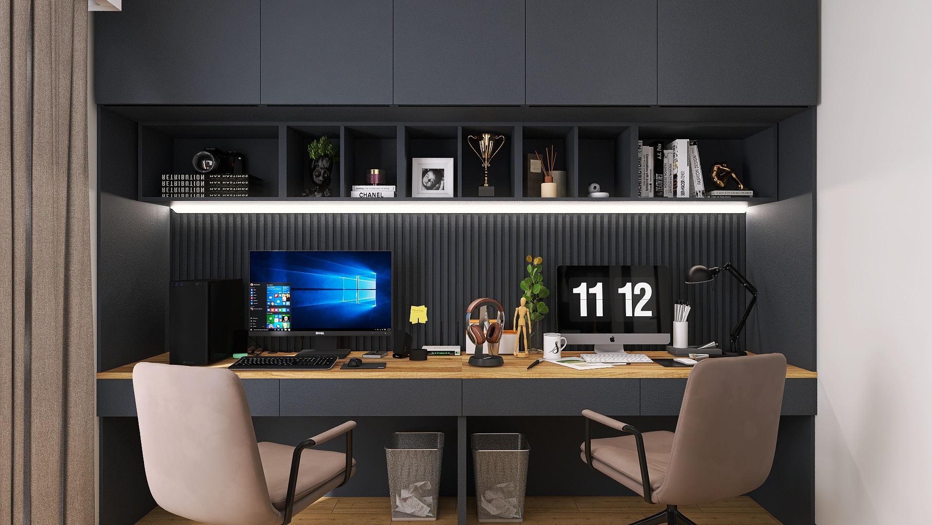 Nowoczesne biuro domowe z dwoma stanowiskami pracy. Ciemne meble, drewniany blat, dekoracje na półkach. Dwa monitory, krzesła biurowe i kosze na śmieci.