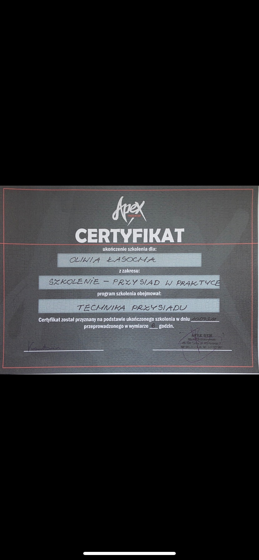Certyfikat ukończenia szkolenia z techniki przysiadu dla Oliwii Łasochy wydany przez Apex Gym.