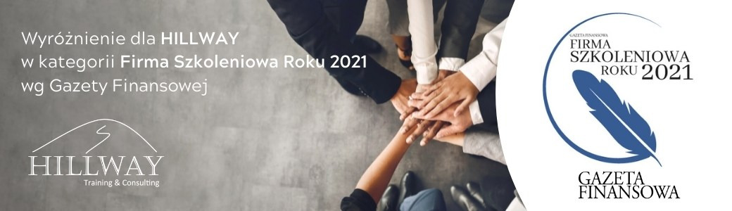 Zdjęcie przedstawia logo firmy szkoleniowej Hillway, nagrodzonej tytułem Firma Szkoleniowa Roku 2021 wg Gazety Finansowej, z symbolicznym ujęciem dłoni zespołu na tle szarości.