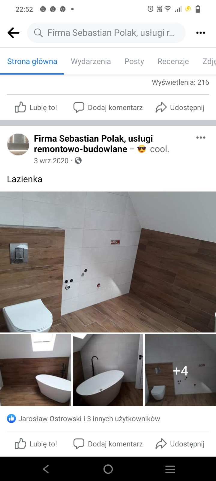 Wnętrze łazienki z drewnopodobnymi płytkami na ścianie i podłodze, biała toaleta podwieszana z chromowanym przyciskiem, widoczne instalacje wodno-kanalizacyjne w ścianie przygotowane pod armaturę.