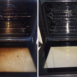 Czystomig - Porównanie wnętrza piekarnika przed i po czyszczeniu: po lewej brudny z przypalonym tłuszczem, po prawej lśniący czystością, z widocznymi metalowymi rusztami.