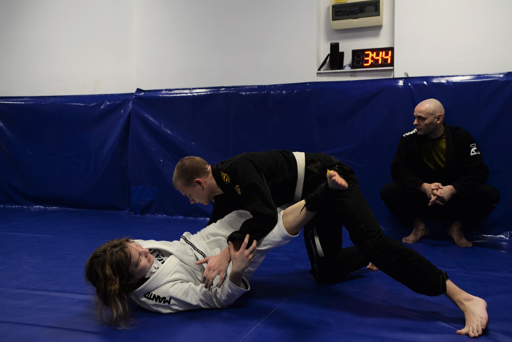 Treningi BJJ zarówno dla kobiet, jak i mężczyzn.