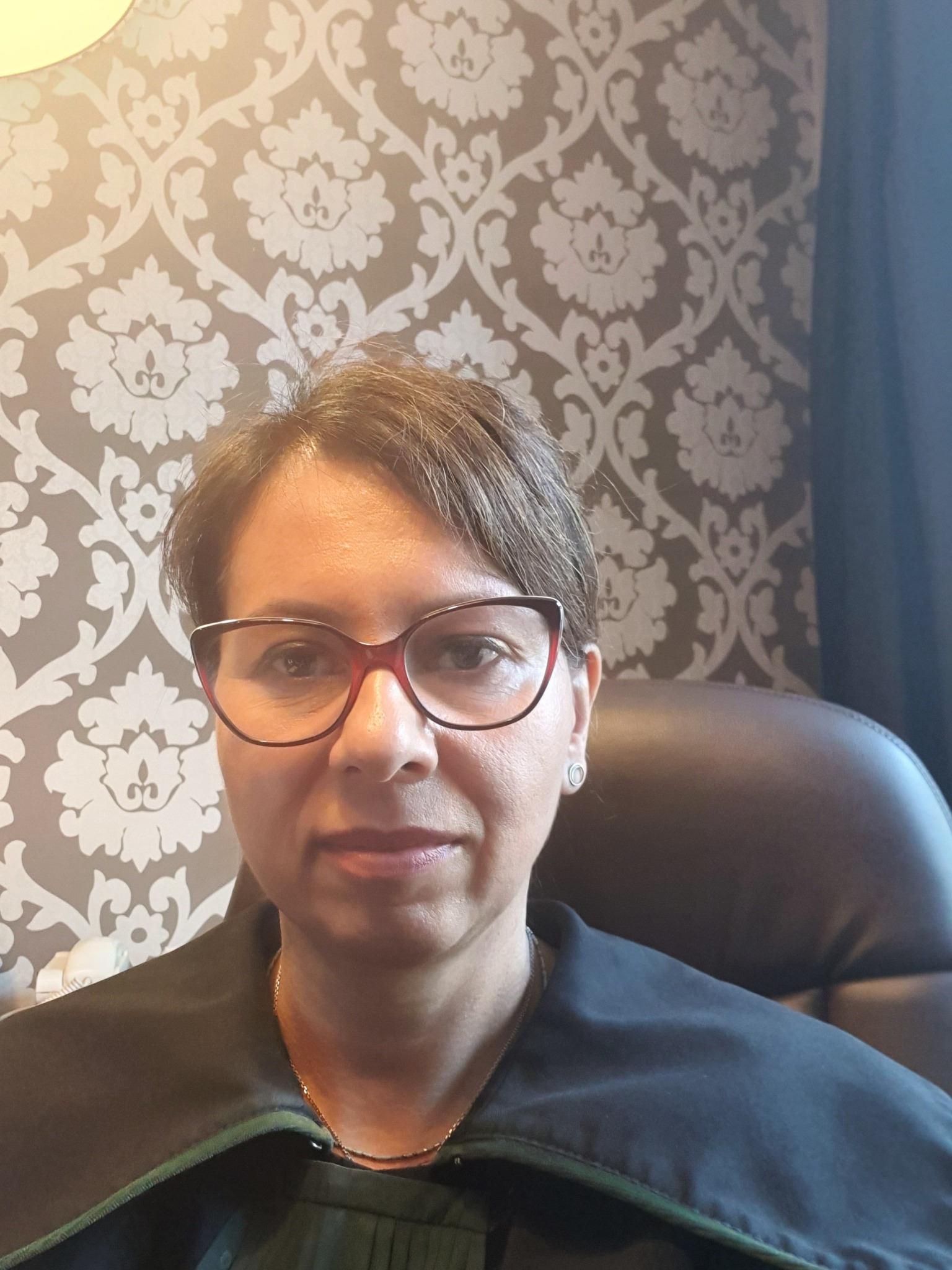 Jestem adwokatem z wieloletnim doświadczeniem w sprawach spadkowych, rodzinnych i cywilnych. Zapraszam do współpracy!