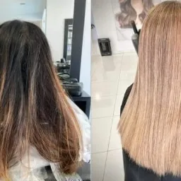 Porównanie włosów przed i po koloryzacji: ciemne, z odrostami i rozjaśnionymi końcówkami kontra gładkie, jednolite, beżowe blond.