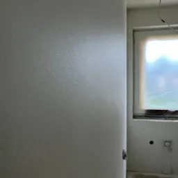 Tynk gipsowy bez gładzi przetarty i pomalowany natryskowo