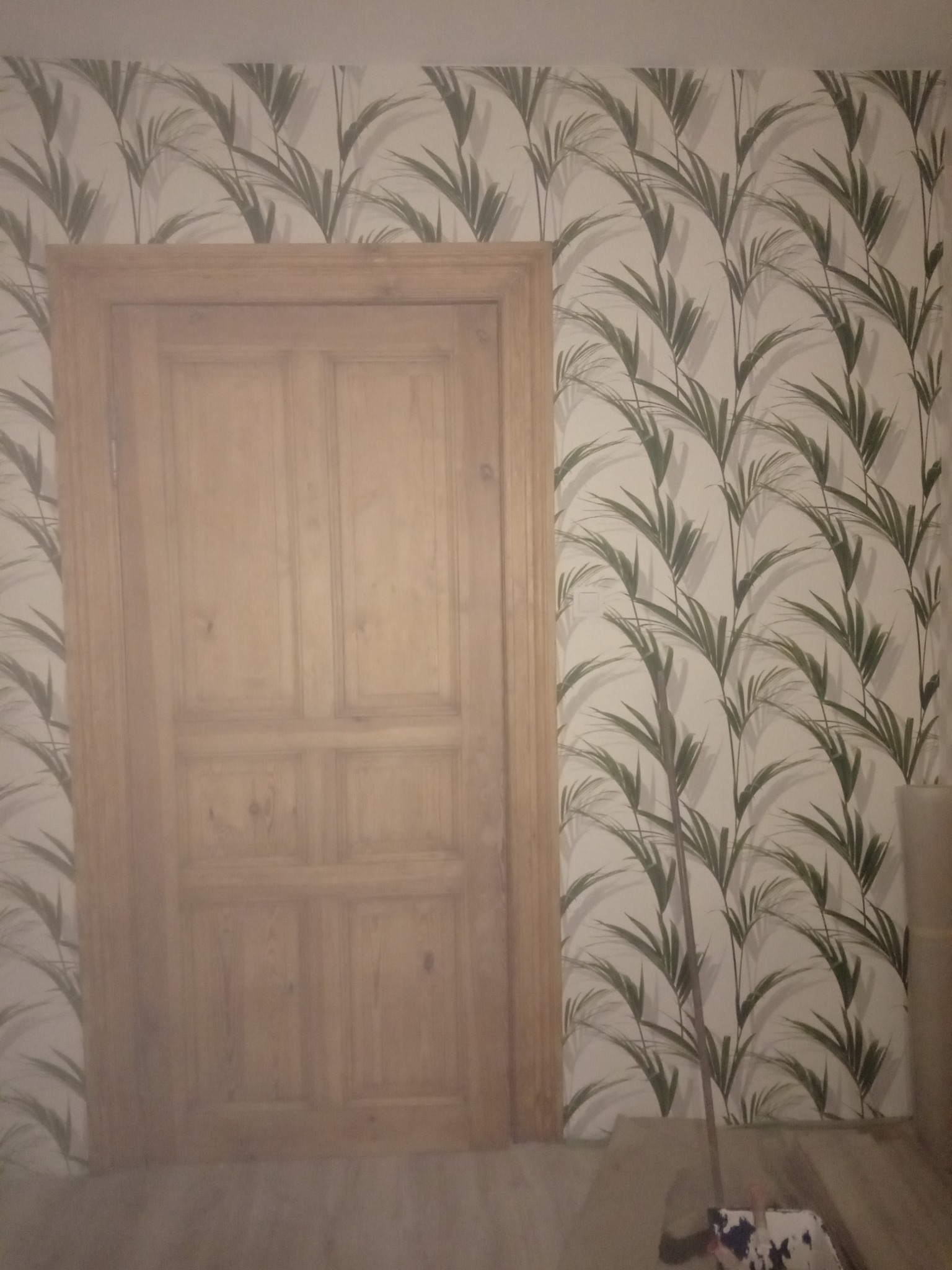 90-cio letnie drzwi po generalnym remoncie