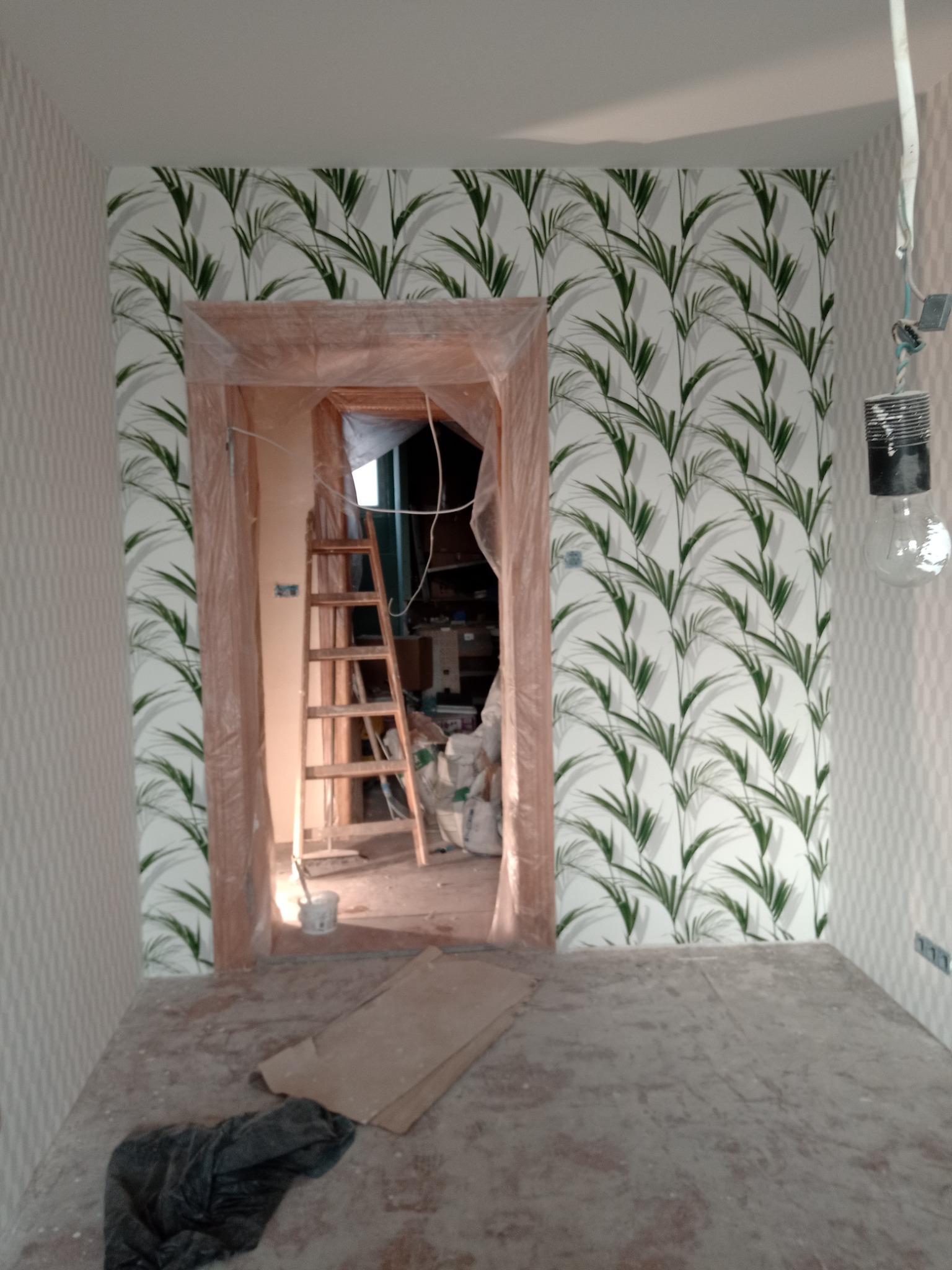 Jak połączyć nowoczesne wzory z tradycyjnym drzewem