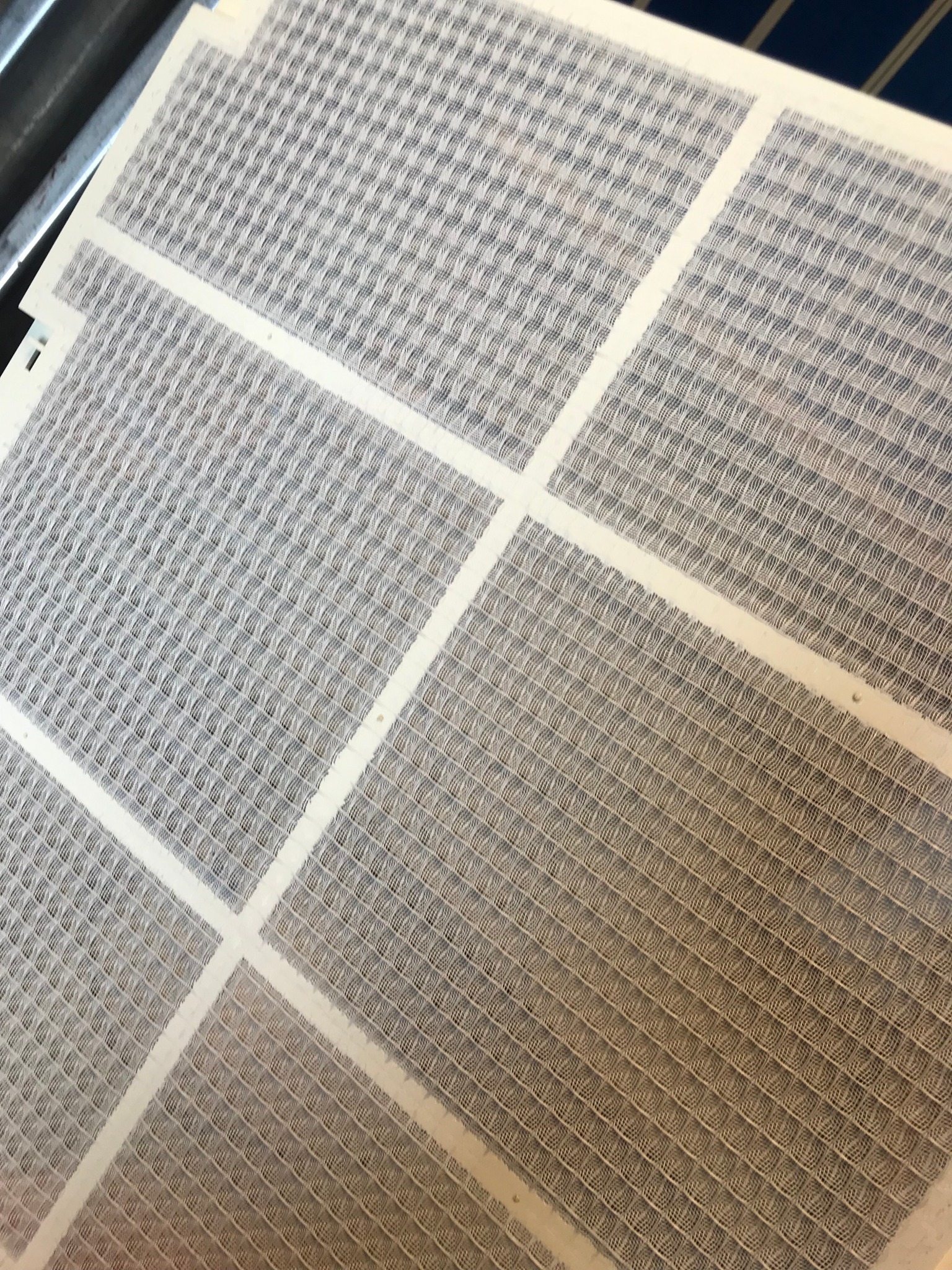 Tak wygląda filtr w klimatyzatorze zewnętrznym po czyszczeniu