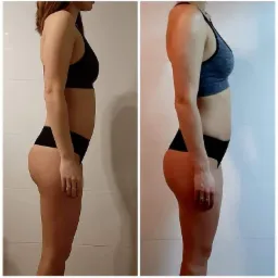 Kobieta w bieliźnie sportowej, widok z profilu, prezentująca zmiany sylwetki przed i po, z widoczną r&oacute;żnicą w kształcie brzucha i pośladk&oacute;w.