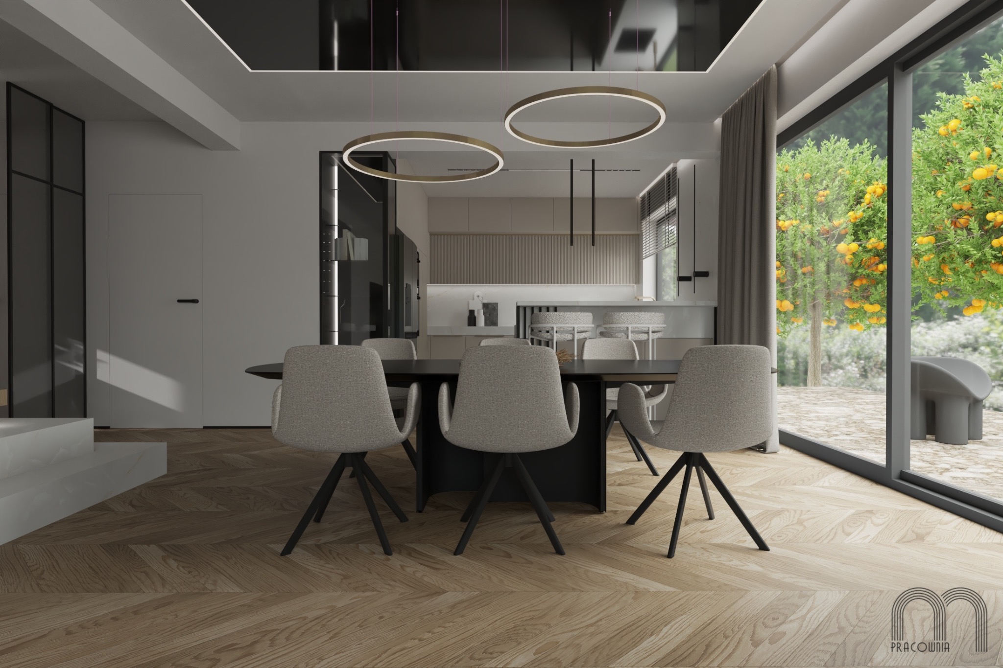 Nowoczesna jadalnia z parkietem w jodełkę, czarnym stołem i szarymi krzesłami, oświetlona okrągłymi lampami wiszącymi, z widokiem na ogród z drzewami pomarańczowymi przez duże okno.