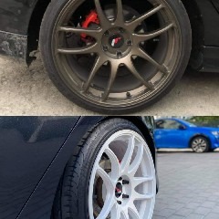 Porównanie dwóch felg aluminiowych: górna w kolorze brązowym z widocznym czerwonym zaciskiem hamulcowym, dolna biała, obie zamontowane na samochodach.