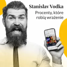 Mężczyzna z brodą trzyma telefon z otwartym postem konkursowym marki alkoholowej. Uśmiechnięty, z otwartymi ustami, ubrany w białą koszulę i krawat. W tle napis 'Stanislav Vodka. Procenty, które...
