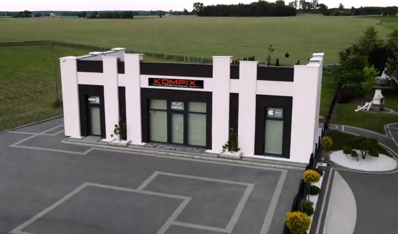 Salon komputerowy w Tłuchowie. Tłuchówek 43A