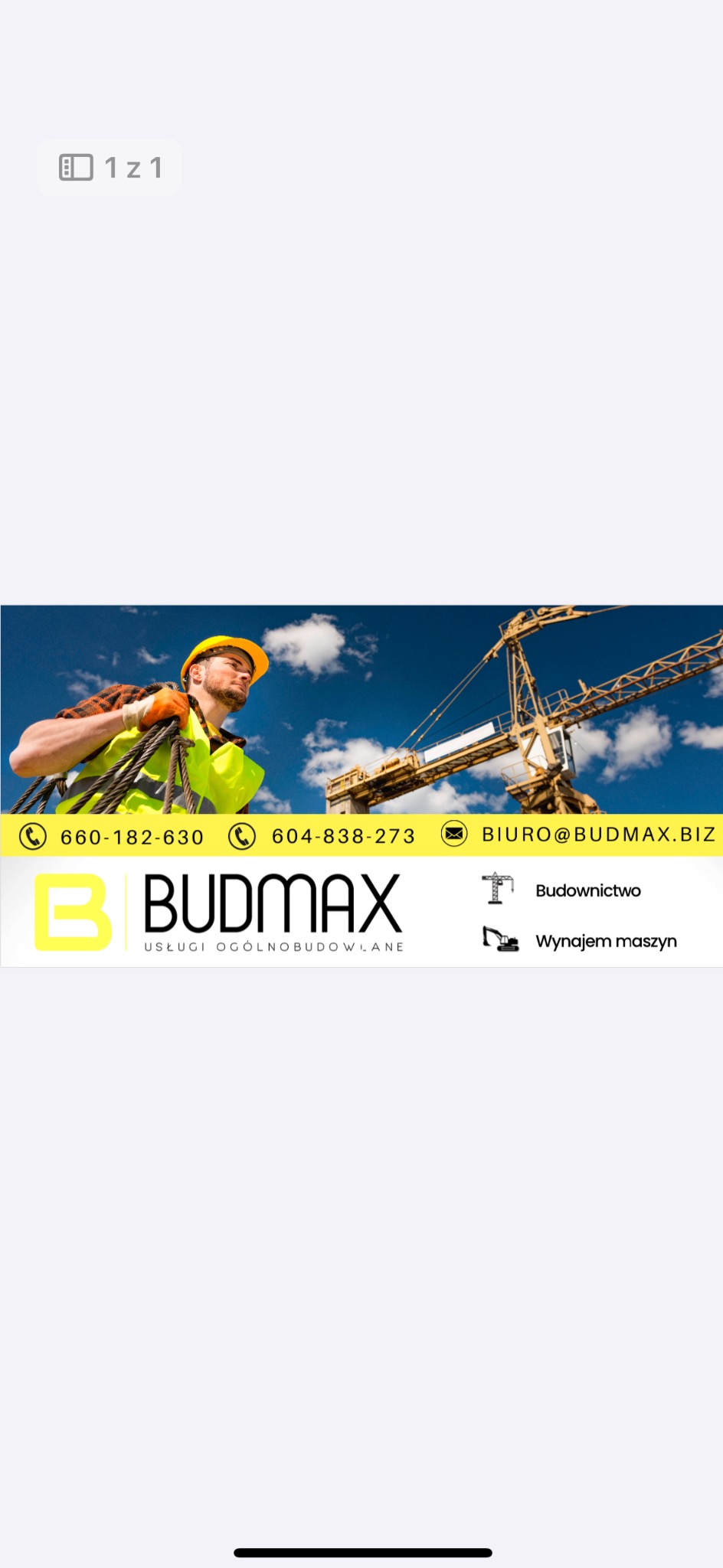 Mężczyzna w kasku i kamizelce z linami na tle nieba i dźwigu budowlanego. Logo firmy Budmax z danymi kontaktowymi.