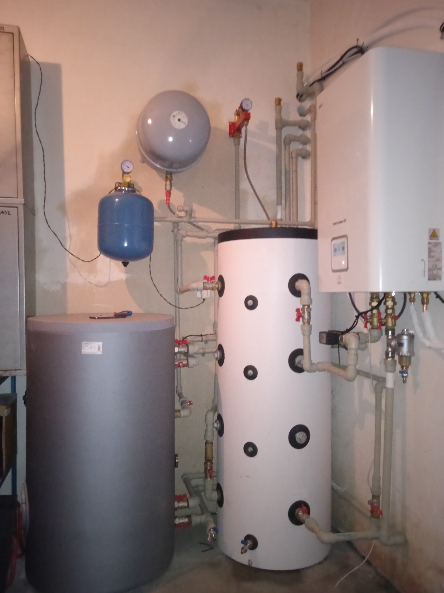 Pompa ciepła LG z buiforem i zasobnikiem CWU