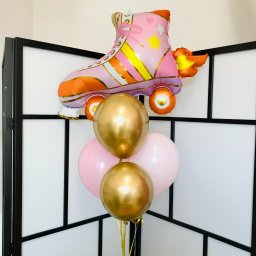 bukiet balonowy
- balon foliowy Rolka napełniony helem
-2 balony chromowane w kolorze złotym napełnione helem
-2 balony pastelowe lateksowe napełnione helem