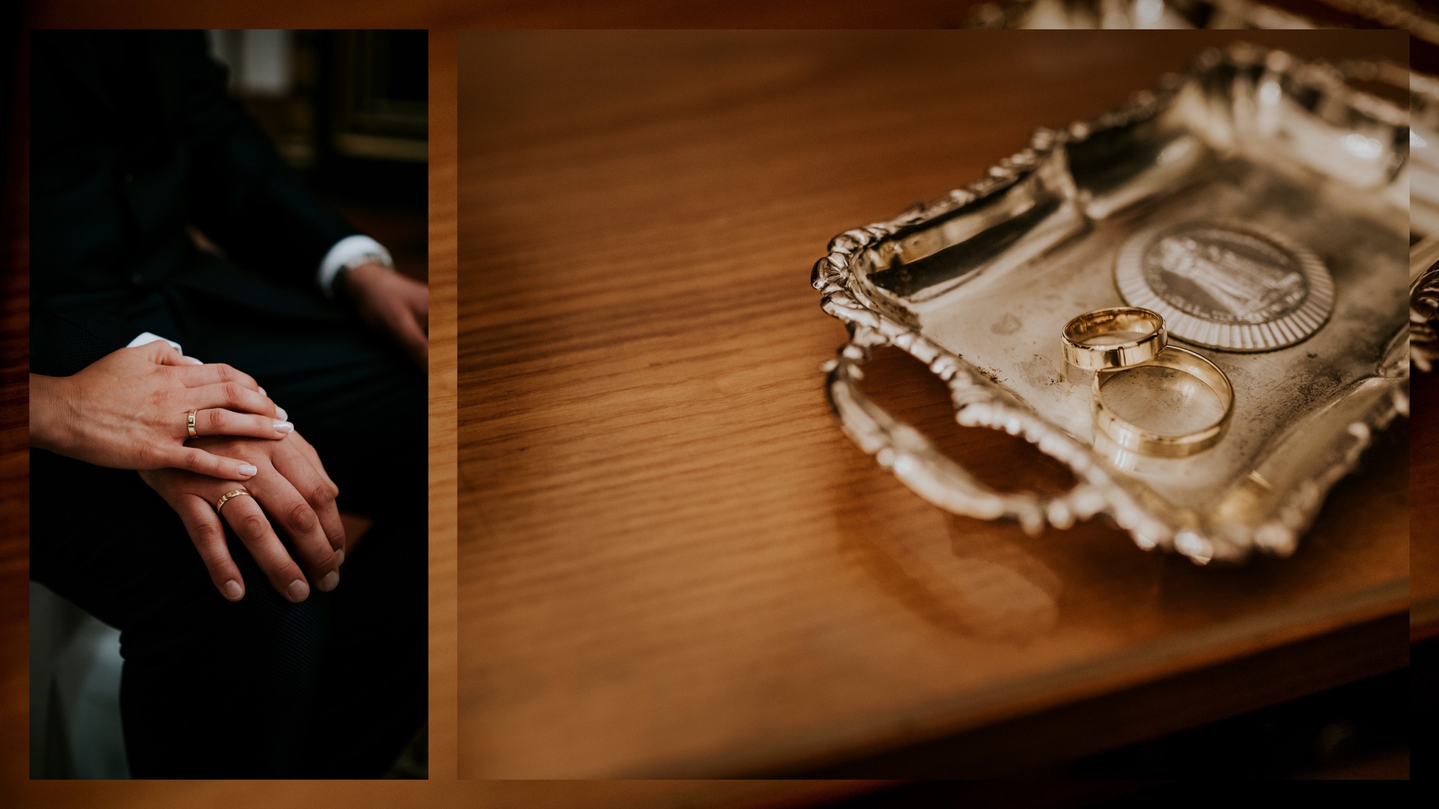 Dłonie pary z obrączkami ślubnymi nałożone na siebie, obok na srebrnej tacy leżą dwie złote obrączki i medalik na drewnianym stole.