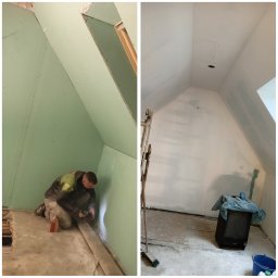 Szym-bud - Przedstawione jest wnętrze poddasza w trakcie prac remontowych. Po lewej stronie widoczna jest ściana pokryta zieloną płytą kartonowo-gipsową, przy której pracuje mężczyzna w odzieży roboczej...