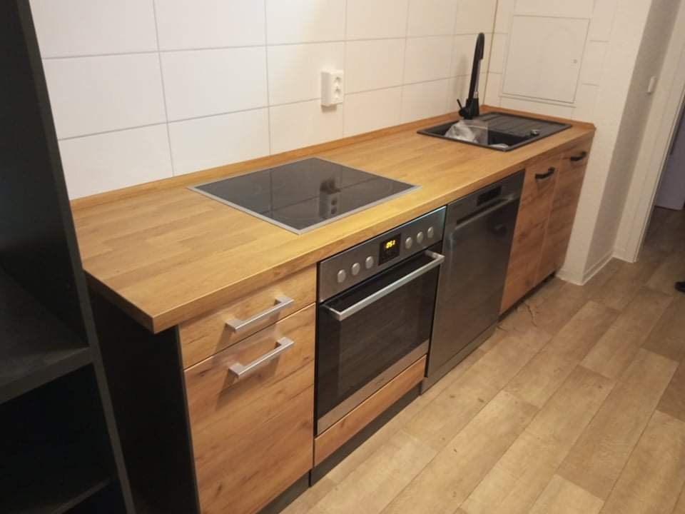 Wycięcię i Montaż blatu kuchennego zlewu .Połaczenia wod-kan...podłaczenie płyty i piekarnika do siły :)