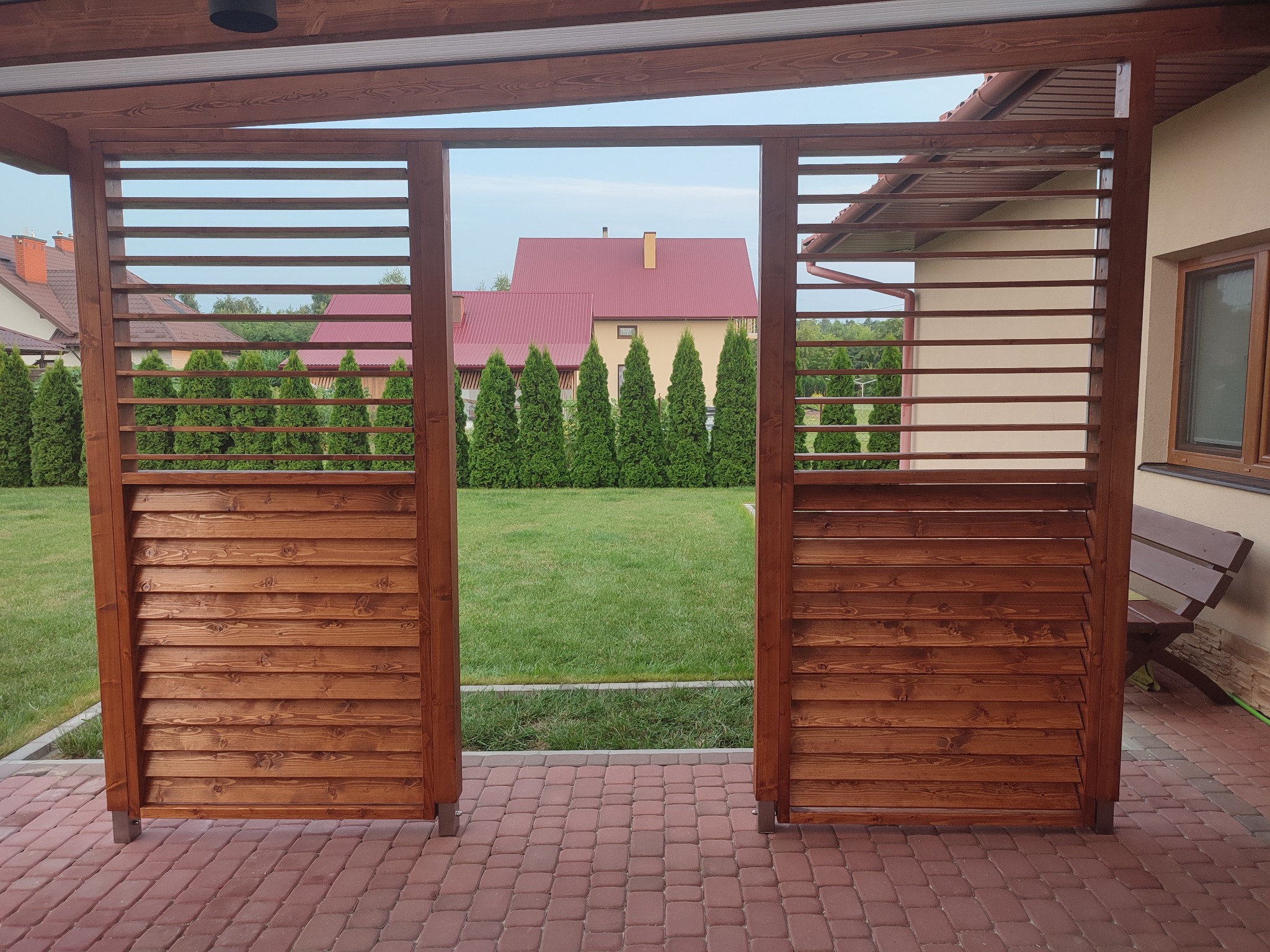 Żaluzje regulowane/ruchome