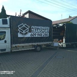   Przeprowadzamy firmy, instytucje publiczne, mieszkania, domy, jak i również przewozimy pojedyncze meble. Po więcej informacji zapraszamy na naszą stronę internetową link: https://www.przeprowadzki-leszno.pl/ 