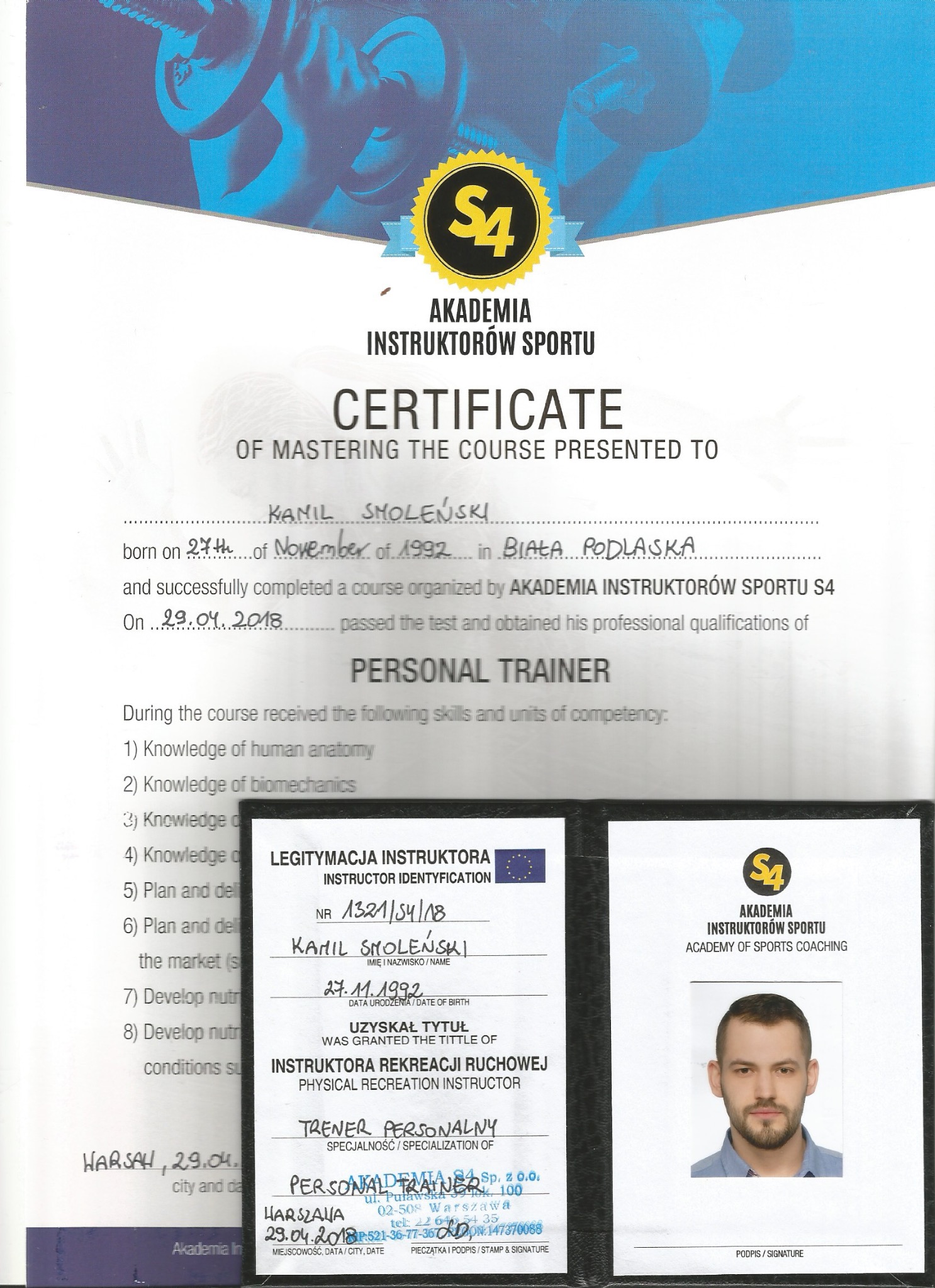 Skan certyfikatu i legitymacji instruktora sportu z Akademii Instruktorów Sportu S4 na imię Kamil Smoleński, potwierdzające kwalifikacje trenera personalnego.