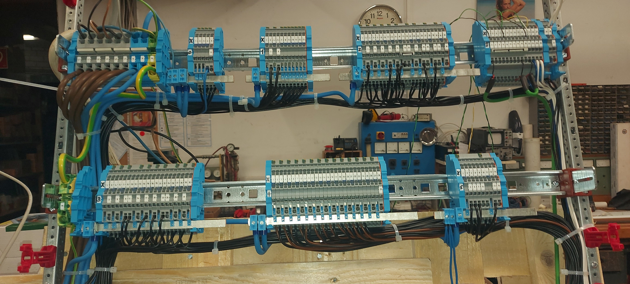 przykład rozbudowanej rozdzielnicy