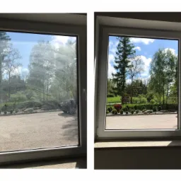 Porównanie: Okno przed i po umyciu. Po lewej stronie okno brudne, z widocznymi smugami i zaciekami, przez które słabo widać parking i drzewa. Po prawej stronie okno czyste, przez które wyraźnie...