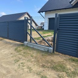 JAN-MET - Brama przesuwna + furtka z wypełnieniem zaluzjowym