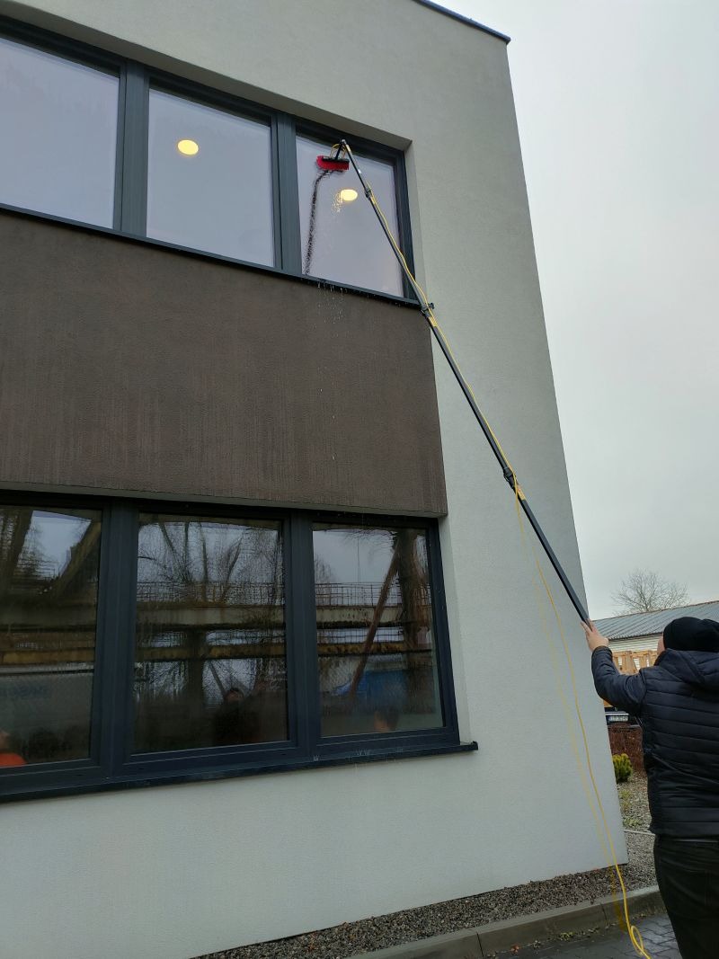 mycie okien wodą demineralizowaną