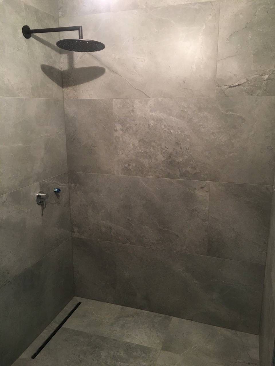 Kompleksowy remont łazienki, płytki 120x60 i 120x120, Wilanów.