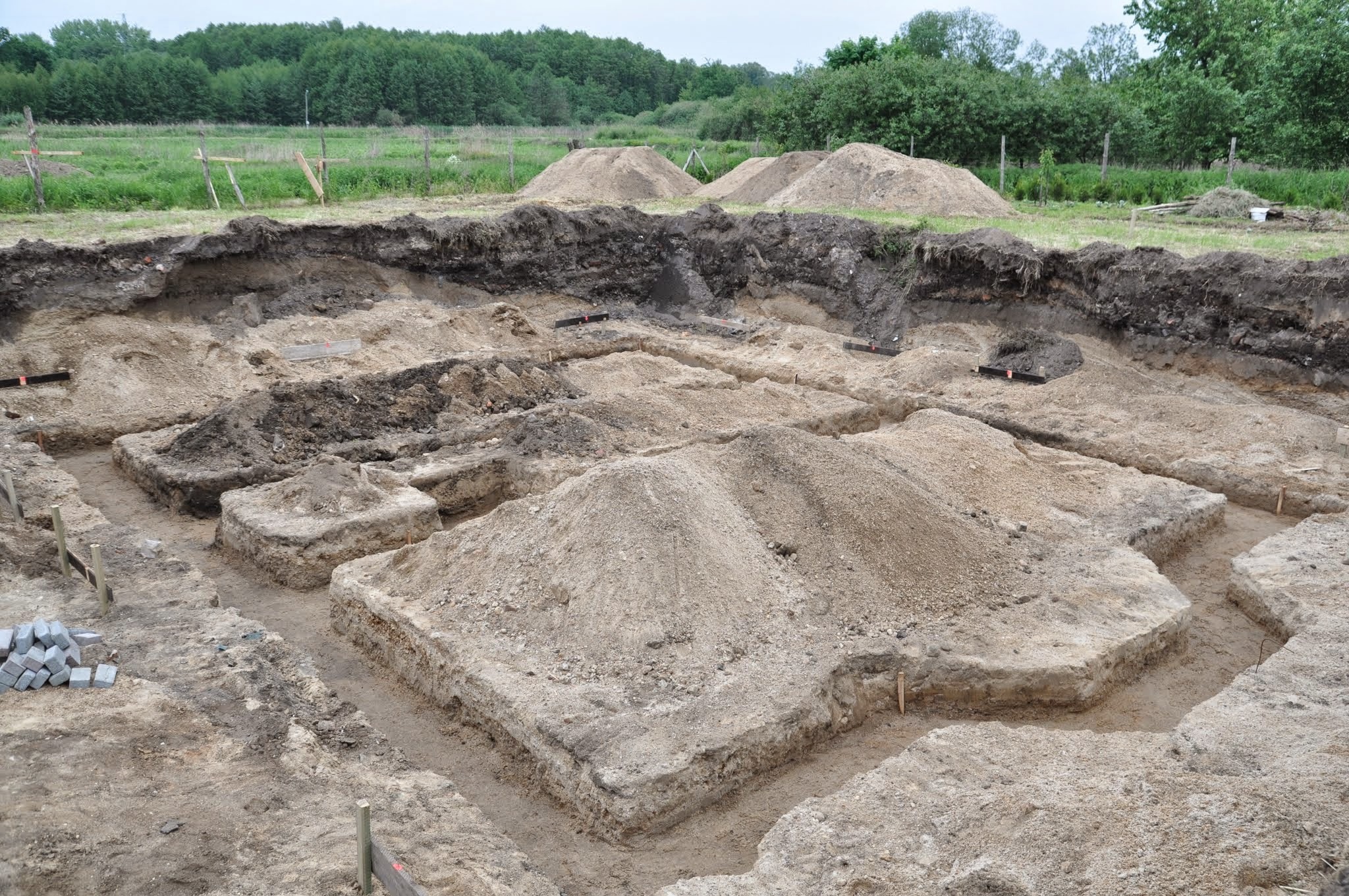 Przygotowanie pod wylewkę fundamentu.