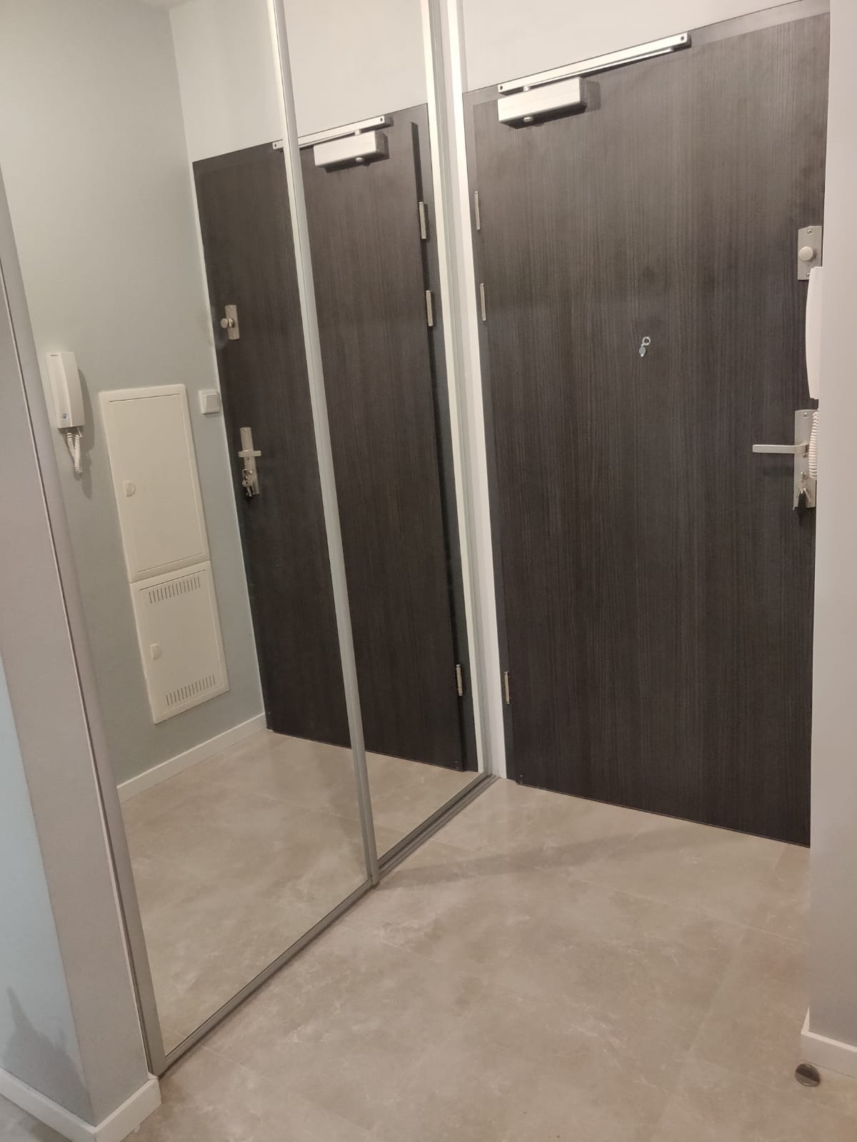 montaż szaf wnekowych