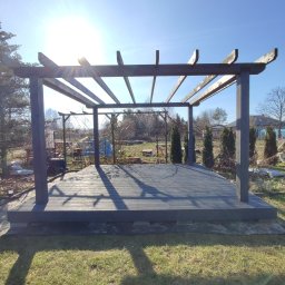 Pergola drewniana 3,5x3,5m wraz z tarasem z modrzewia. 4x4m.
Powiat Wyszkowski .