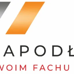 Logo firmy Strefa Podłóg.pl z trzema ukośnymi paskami w kolorach czerwonym, szarym i pomarańczowym oraz napisem 'Lider w swoim fachu'.