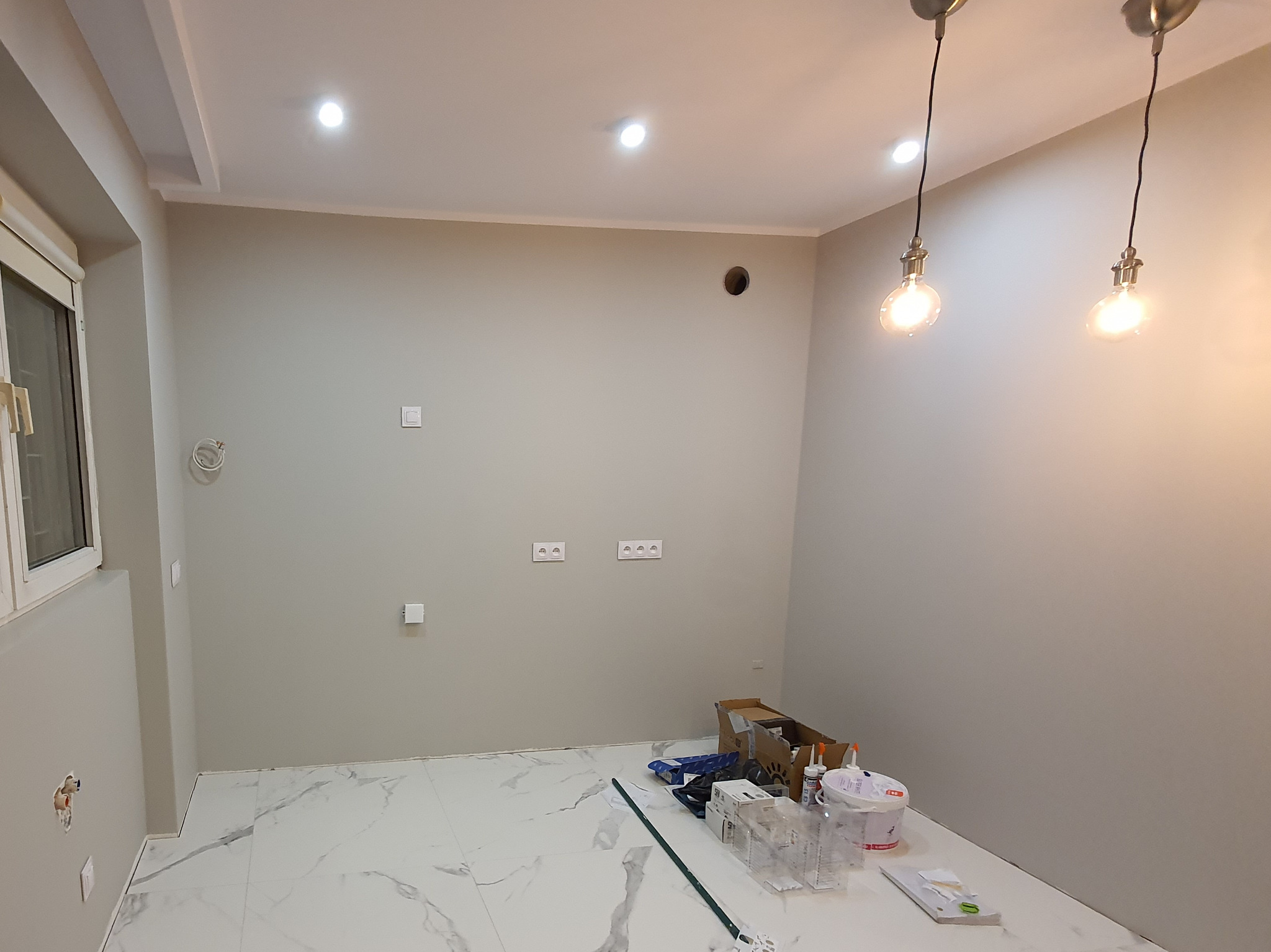 Kompleksowa wymiana instalacji elektrycznej w domu jednorodzinnym.