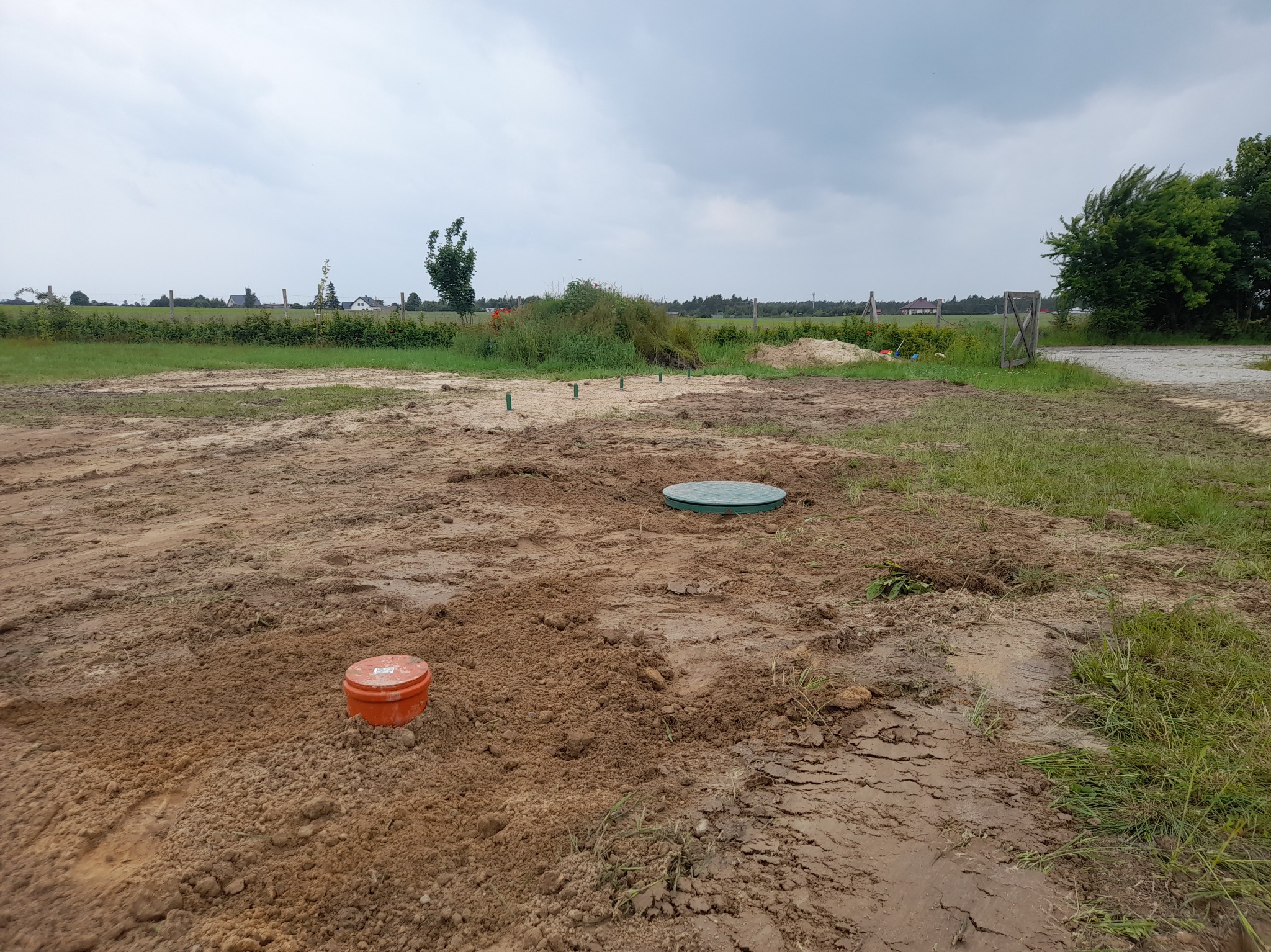 Montaż oczyszczalni biologicznej HABA z poletkiem rozsaczajacym oczyszczony ściek