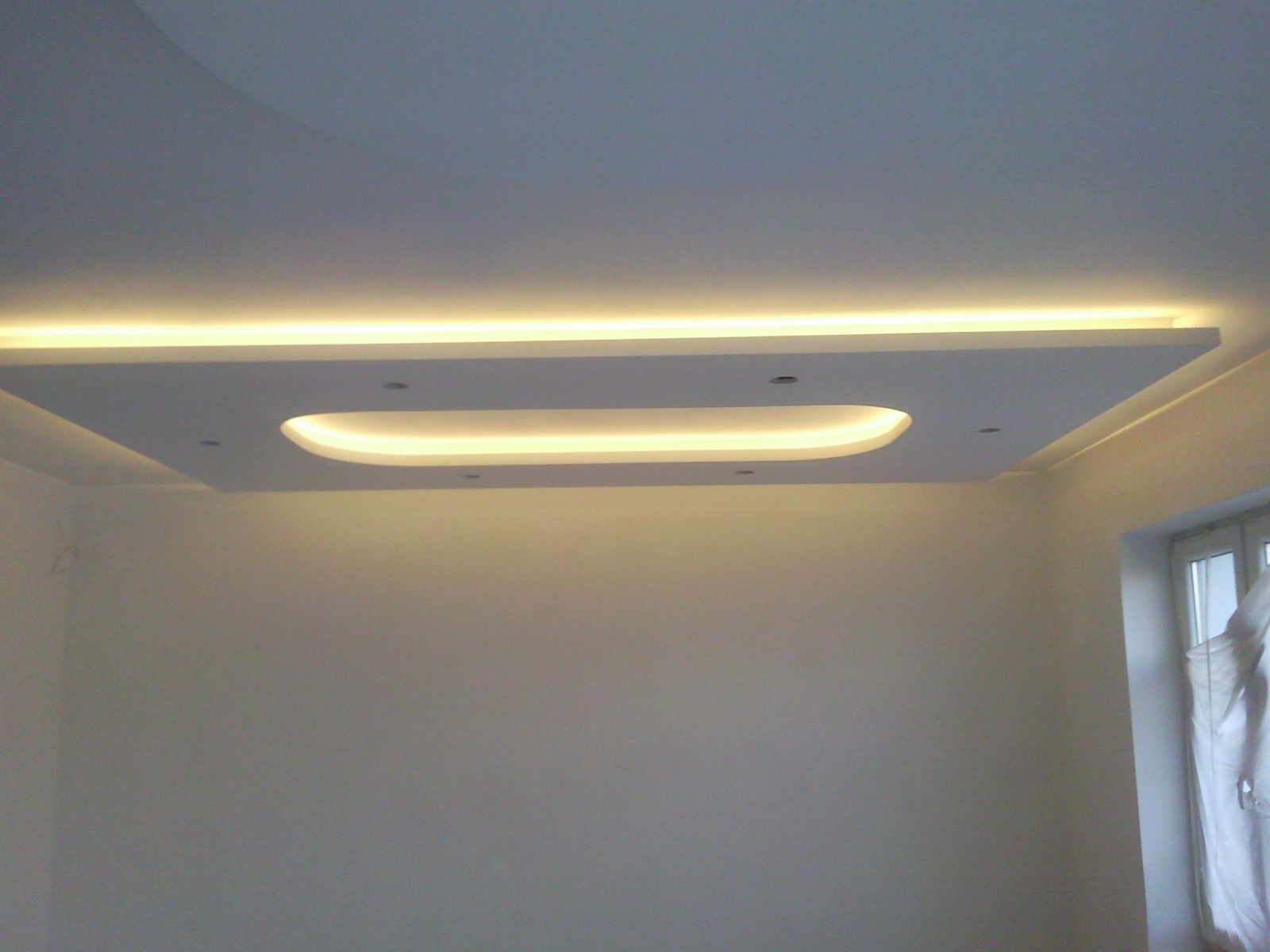 Sufity wielopoziomowe i oświetlenie ledowe