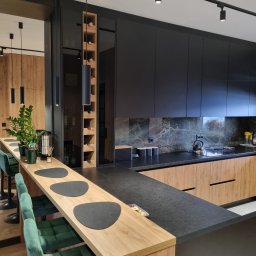 kuchnia z półwyspem -styl loft, zdjęcie z realizacji