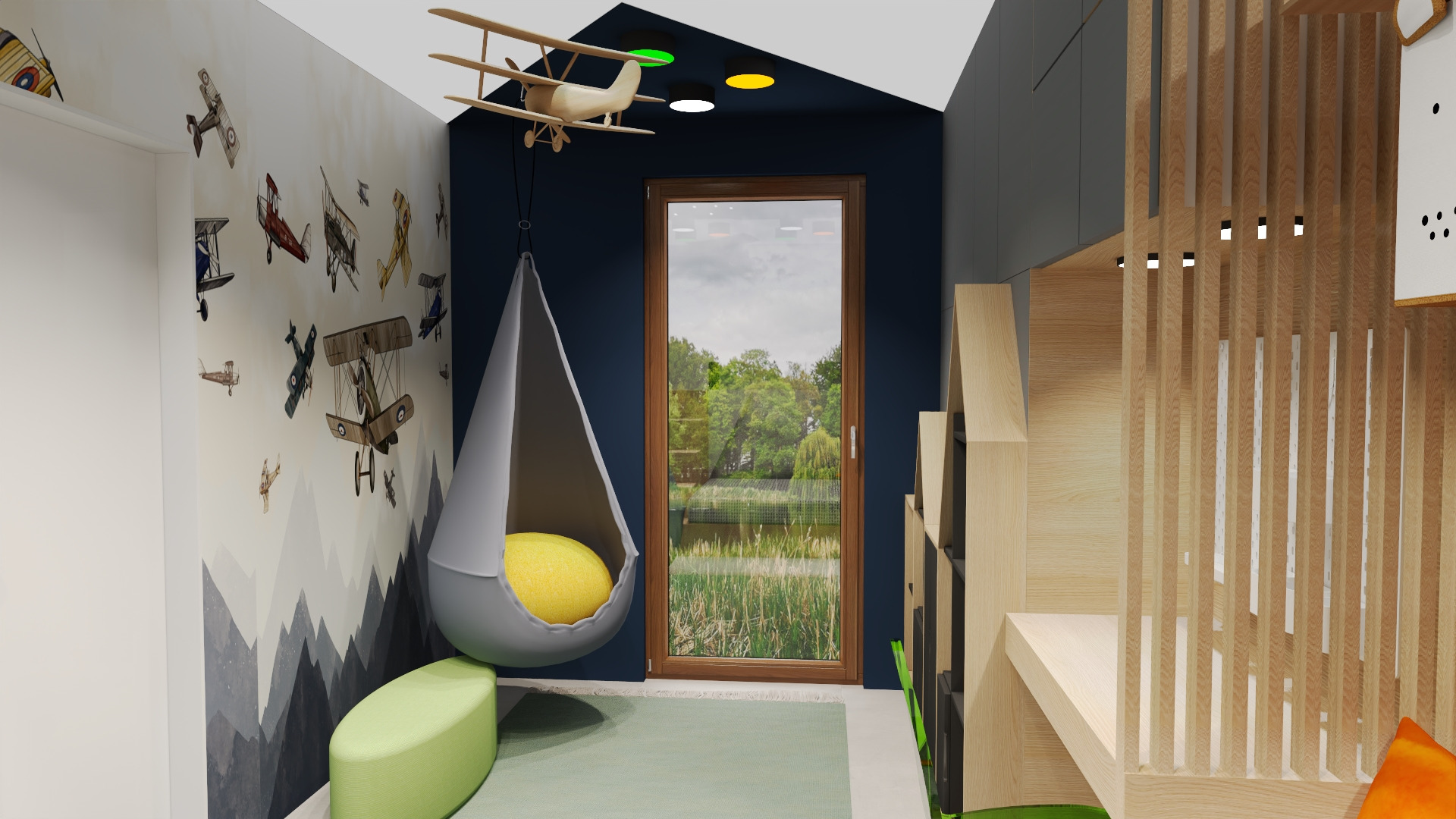 Pokój dziecięcy z motywem lotniczym: tapeta w samoloty i góry, wiszący fotel-kokon z żółtą poduszką, drewniany model samolotu pod sufitem i regał z ażurową ścianką.