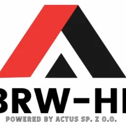 Logo firmy BRW-HD z czerwono-czarnym symbolem trójkąta przypominającego dach, napis 'POWERED BY ACTUS SP. Z O.O.' poniżej.