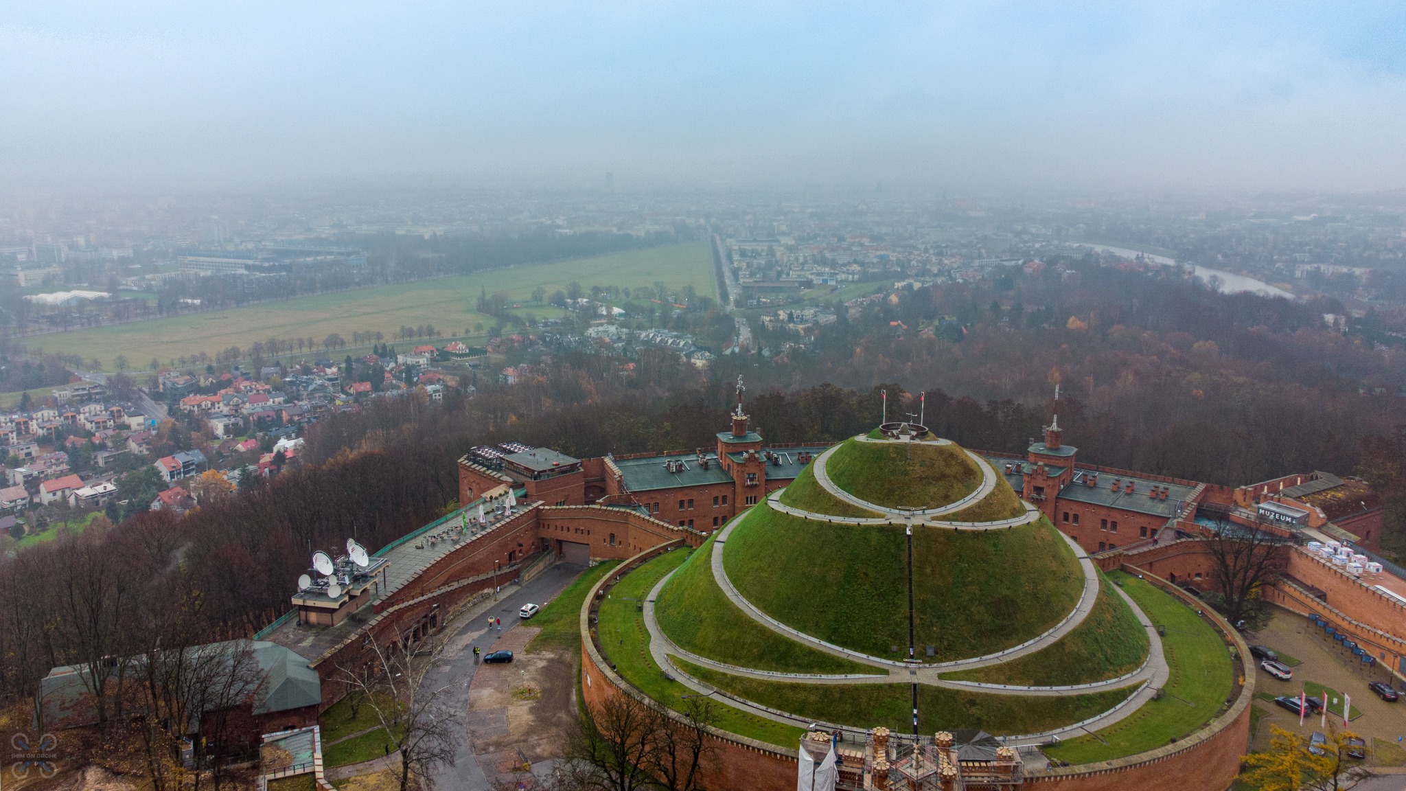 Kopiec Kościuszki we mgle