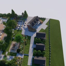 Di Selvio - Projekt zagospodarowania terenu z budynkami, basenem z dmuchanym flamingiem, placem zabaw, restauracją z ogródkiem i bogatą roślinnością, widok z lotu ptaka.