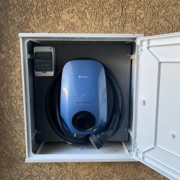 ELSTEAM Instalacje Elektryczne Szymon Hryniewicki - Montaż przydomowej stacji ładowania pojazdów