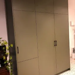 Szafa wolno stojąca mocowana do ściany kolor Oliwkowy u2508vl