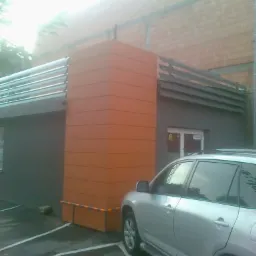 żaluzje stałe, elewacyjne