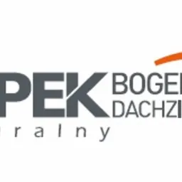 Logo firmy Łupek Bogener Dachziegel, szare napisy na białym tle, pomarańczowy łuk nad nazwą.